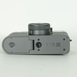 FUJIFILM X half X-HF1