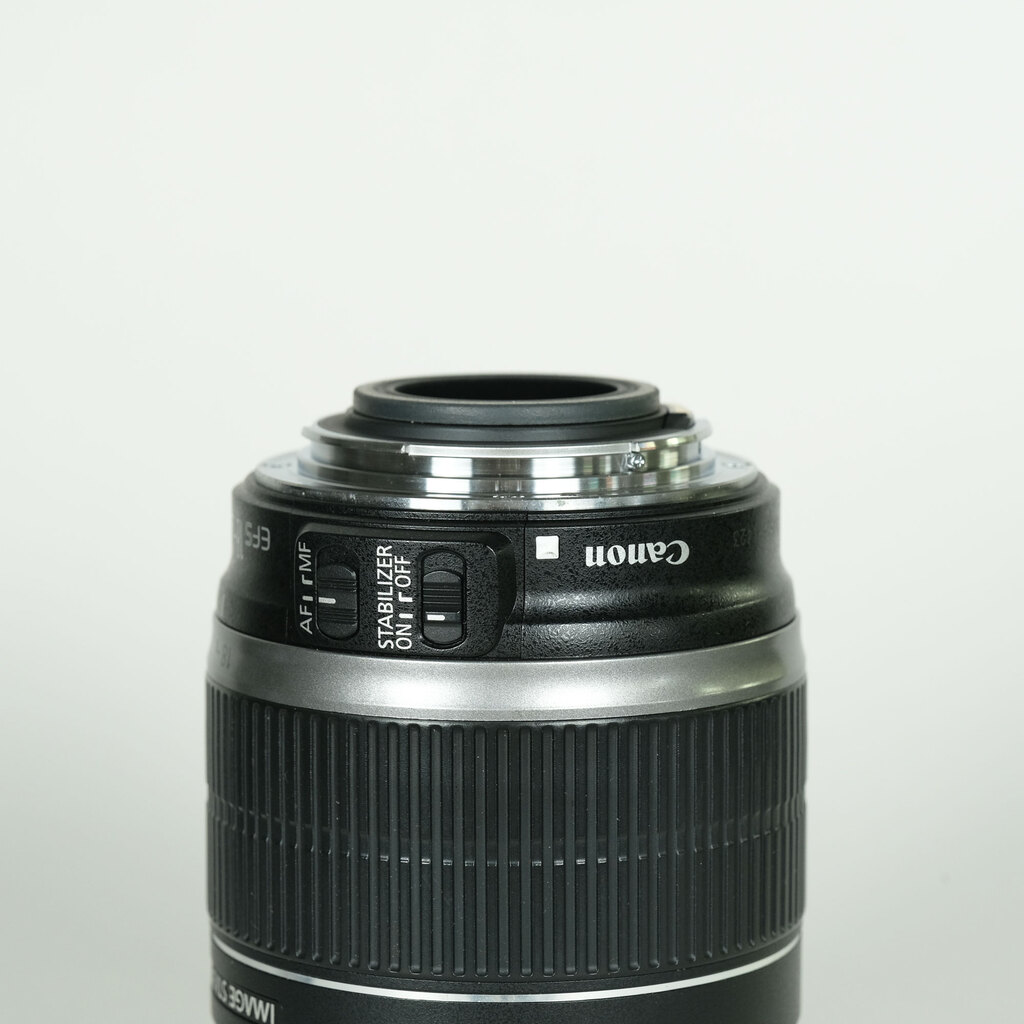 Canon EF-S18-200mm F3.5-5.6 IS