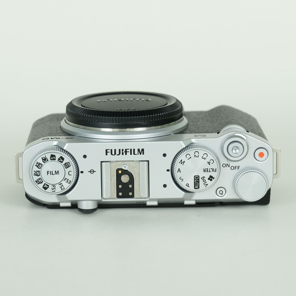 FUJIFILM X-M5 FUJIFILM X-M5