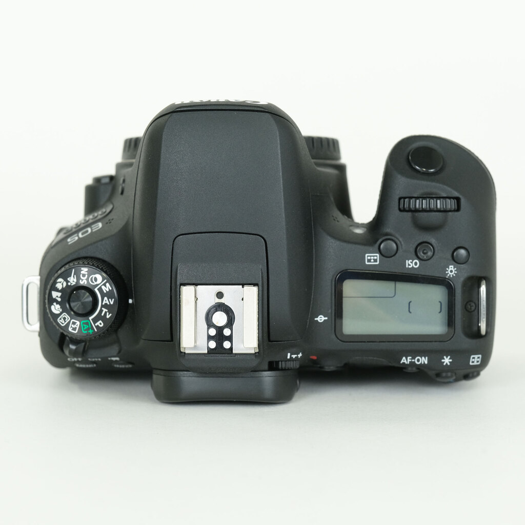 Canon EOS 9000D Canon EOS 9000D