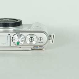 OLYMPUS PEN E-PL9