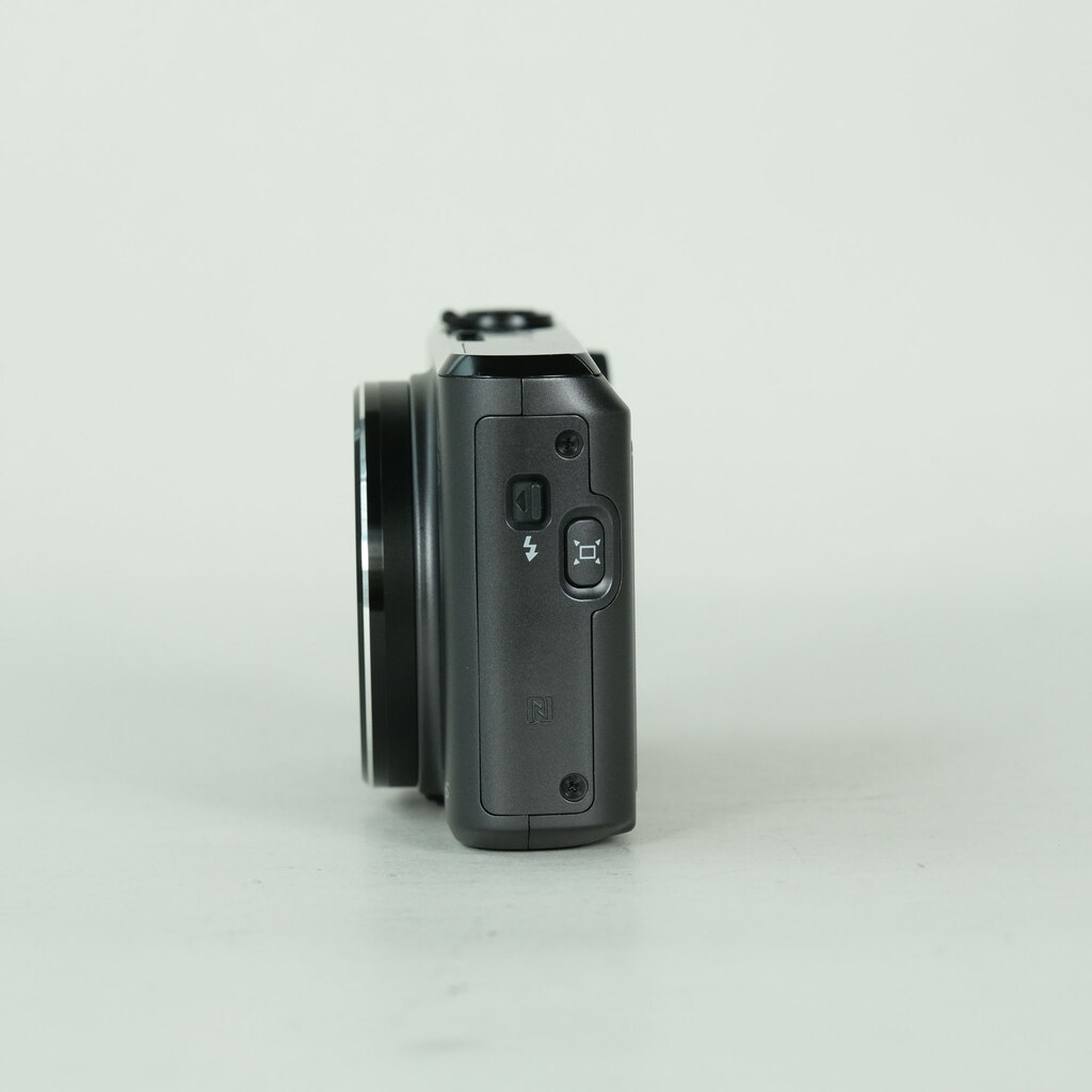 Canon PowerShot SX720 HS ブラックの出品 | ONE SCENE（ワンシーン）