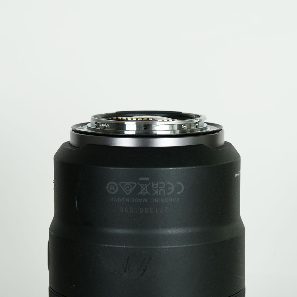 Canon RF135mm F1.8 L IS USM Canon RF135mm F1.8 L IS USM