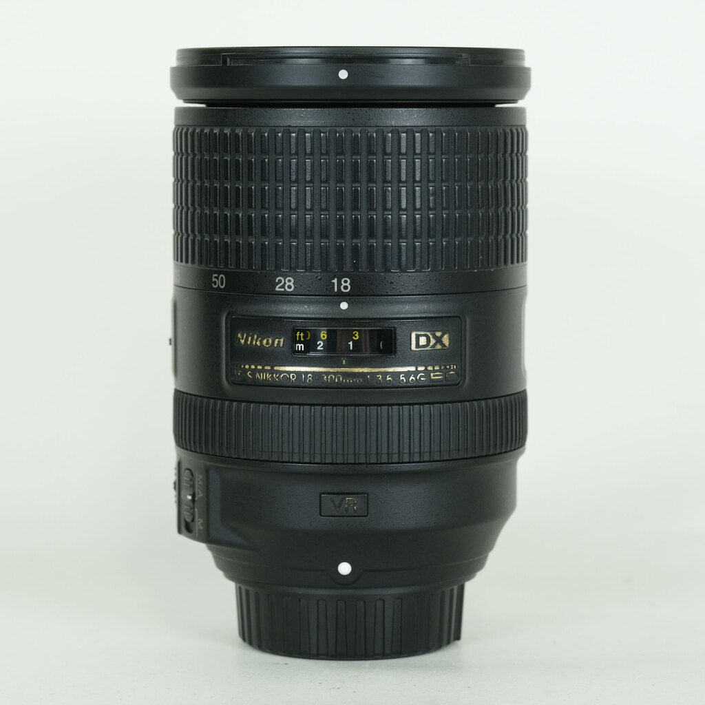 Nikon AF-S DX NIKKOR 18-300mm F3.5-5.6G ED VR