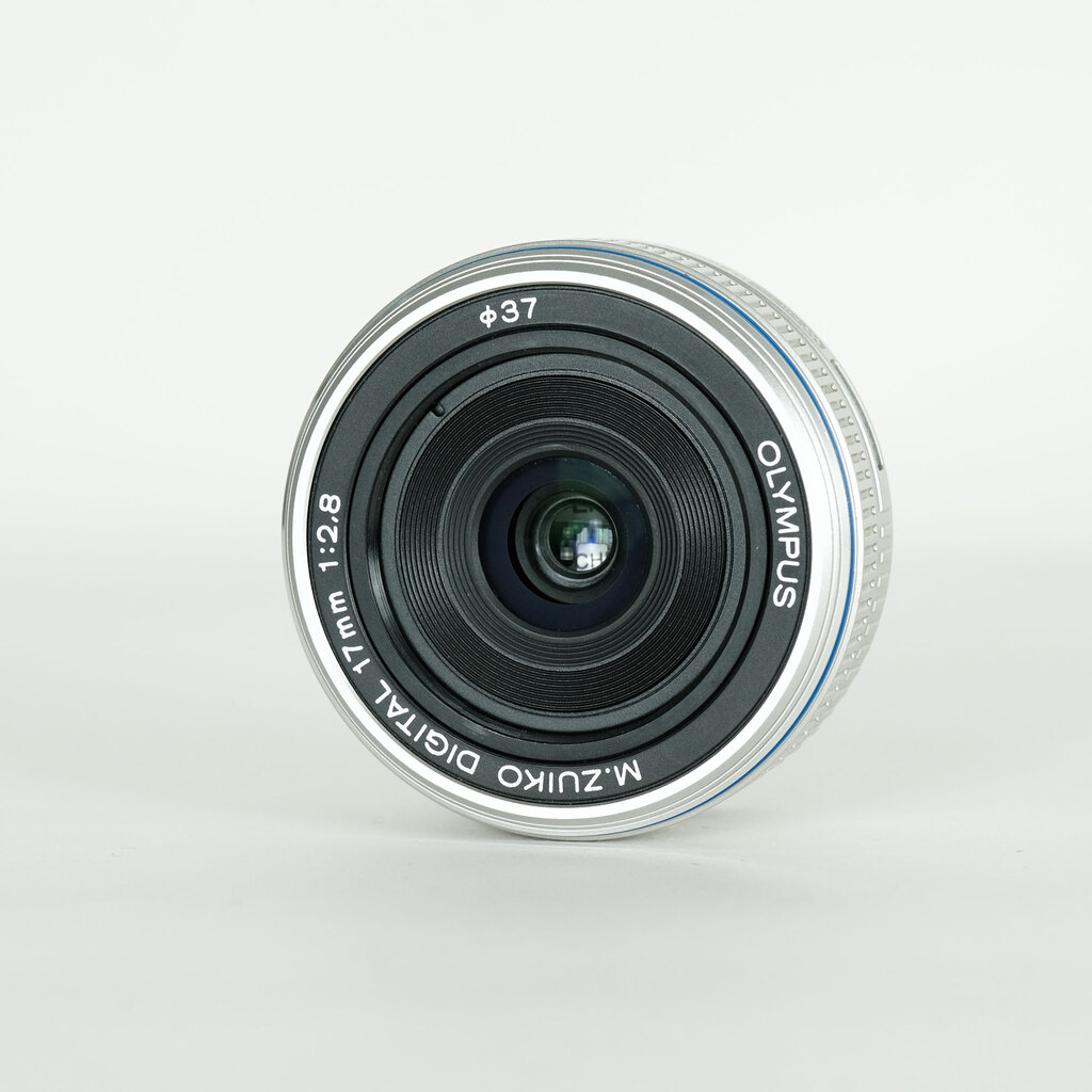 OLYMPUS M.ZUIKO DIGITAL 17mm F2.8 シルバー