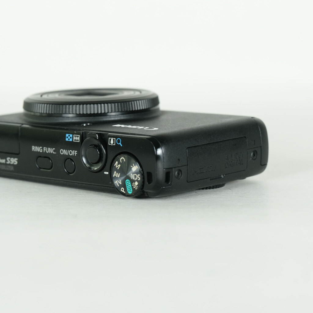 Canon PowerShot S95の出品 | ONE SCENE（ワンシーン）