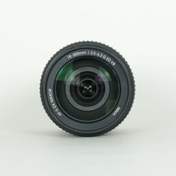 Nikon AF-S DX NIKKOR 18-300mm f/3.5-6.3G ED VR Nikon AF-S DX NIKKOR 18-300mm f/3.5-6.3G ED VR