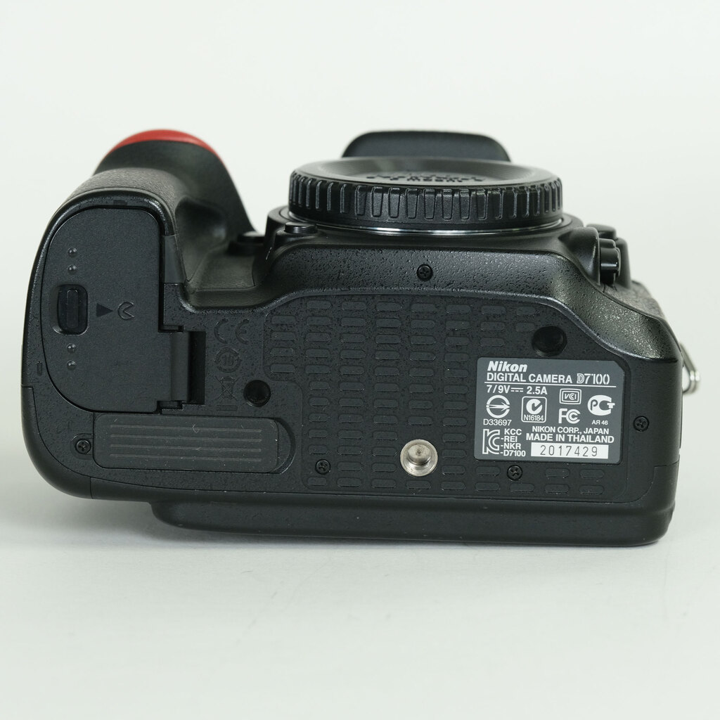 Nikon D7100