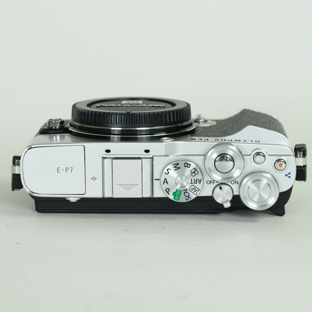 OLYMPUS PEN E-P7