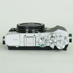 OLYMPUS PEN E-P7