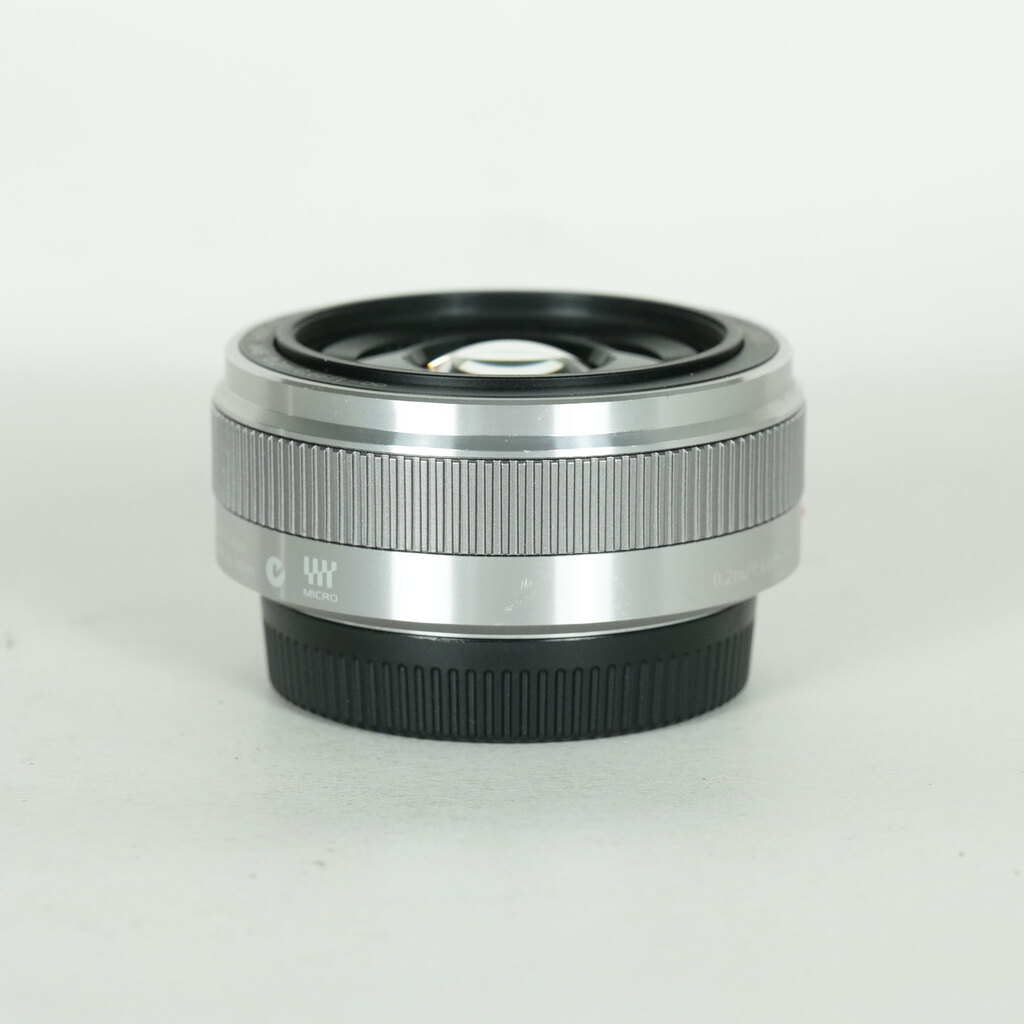 Panasonic LUMIX G 20mm F1.7 II ASPH. Panasonic LUMIX G 20mm F1.7 II ASPH.