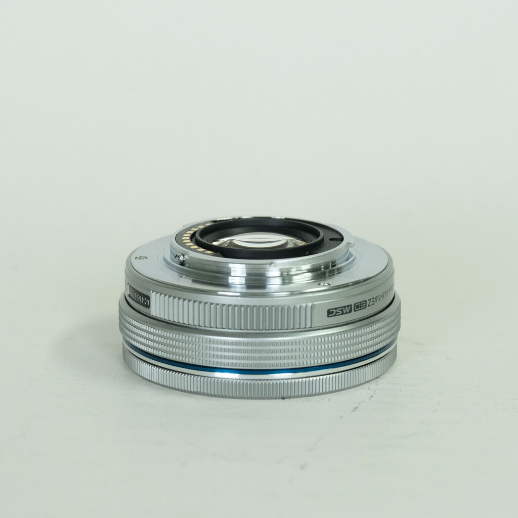 OLYMPUS M.ZUIKO DIGITAL ED 14-42mm F3.5-5.6 EZ シルバー