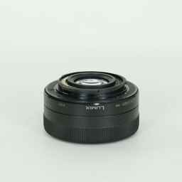 Panasonic LUMIX G VARIO 12-32mm / F3.5-5.6 ASPH. / MEGA O.I.S.