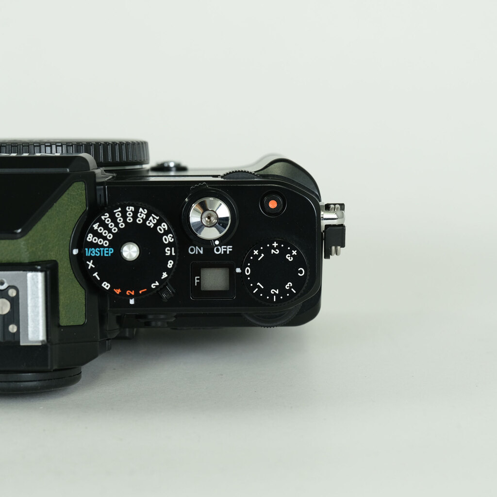 Nikon Z f プレミアムエクステリア張替済み