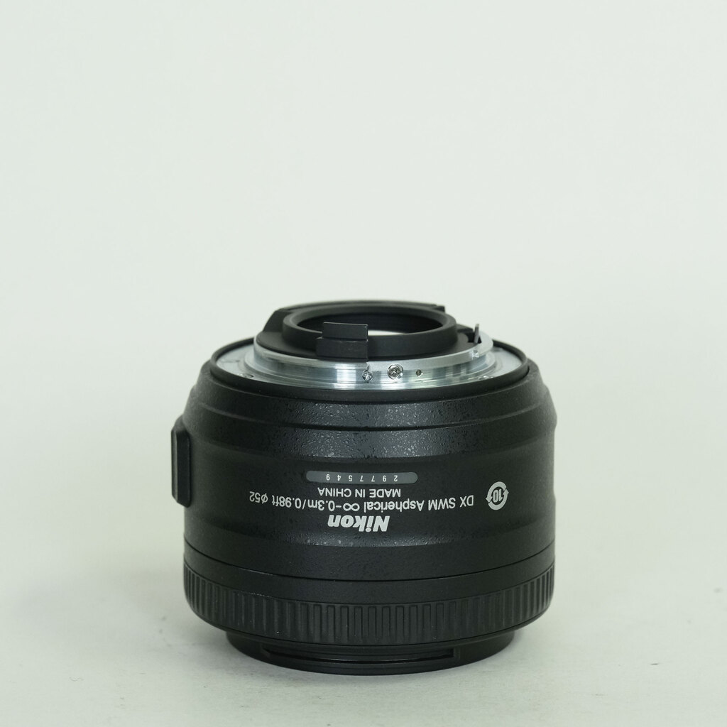 Nikon AF-S DX NIKKOR 35mm f/1.8G Nikon AF-S DX NIKKOR 35mm f/1.8G