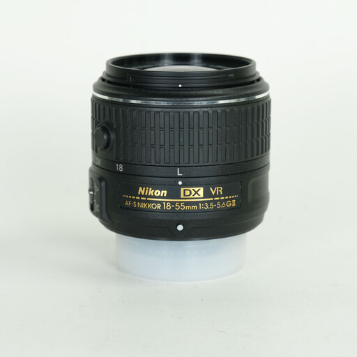 Nikon AF-S DX NIKKOR 18-55mm f3.5-5.6G VR II