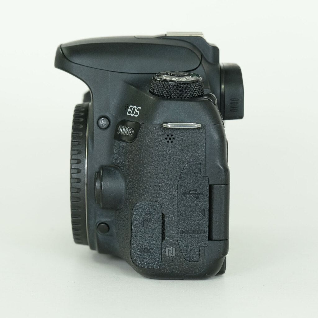 Canon EOS 9000D