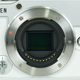 OLYMPUS PEN E-P7