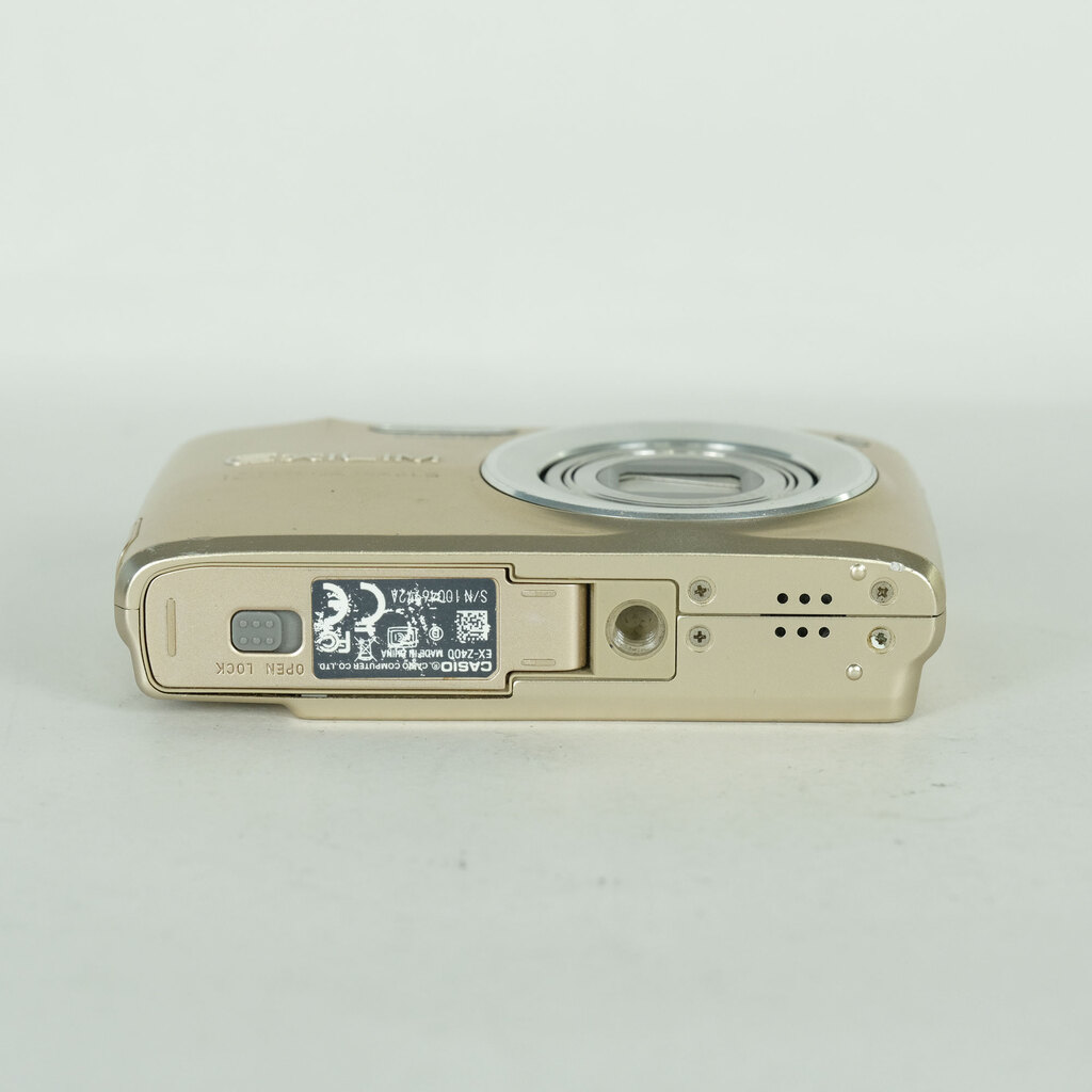 CASIO EXILIM EX-Z400GD ゴールドの出品 | ONE SCENE（ワンシーン）