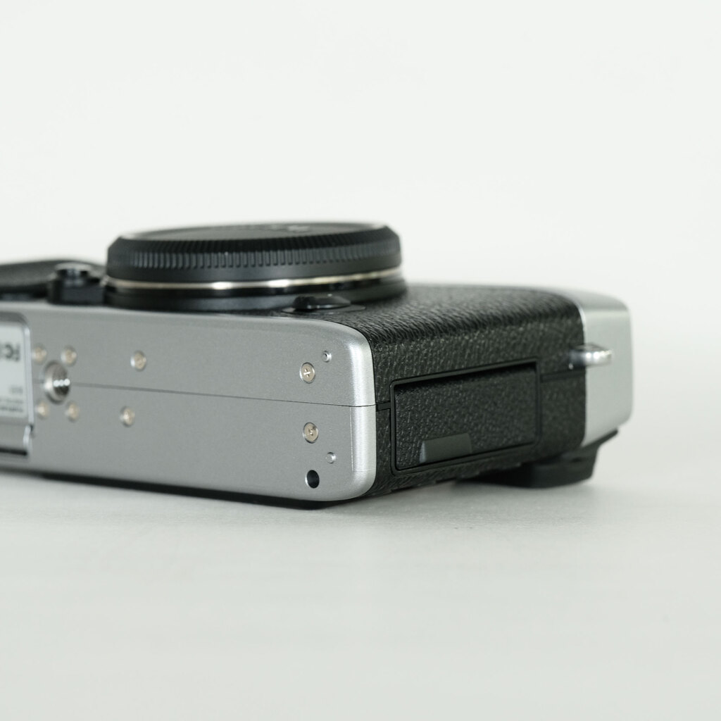 FUJIFILM X-E1 シルバー
