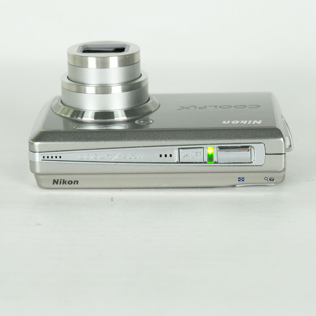 Nikon COOLPIX S600 チタンシルバーの出品 | ONE SCENE（ワンシーン）