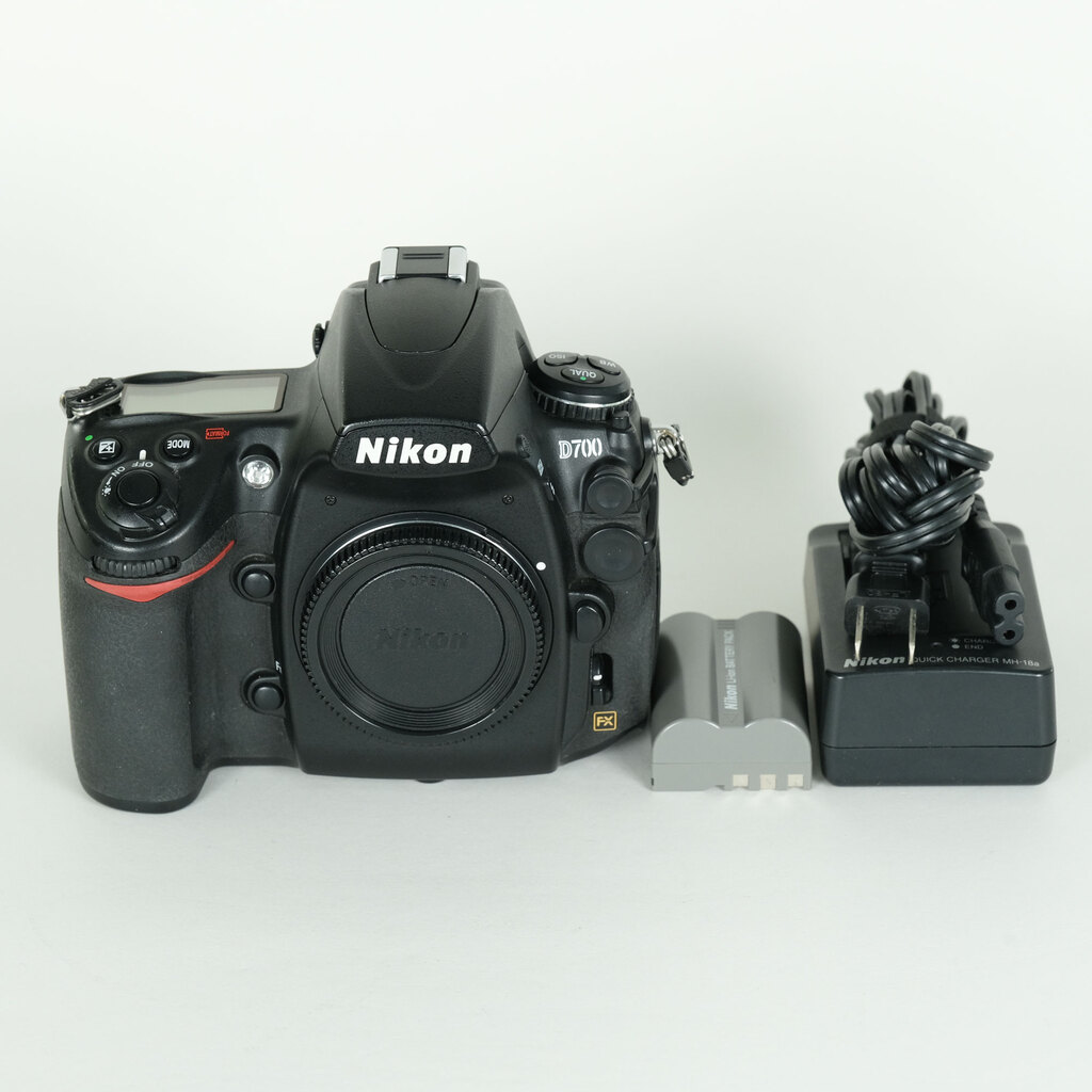 Nikon D700 ボディの出品 | ONE SCENE（ワンシーン）