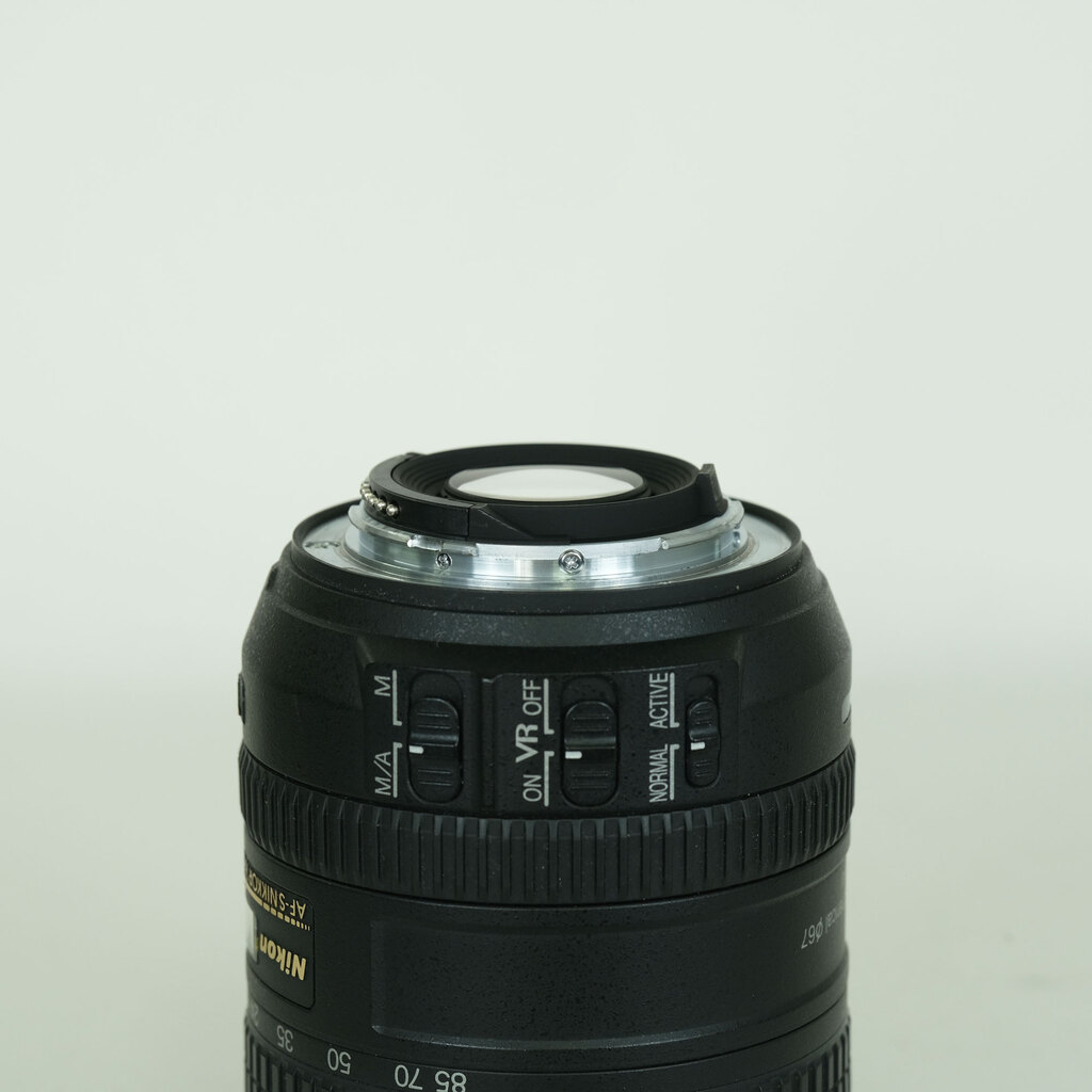 Nikon AF-S DX NIKKOR 16-85mm F3.5-5.6G ED VR Nikon AF-S DX NIKKOR 16-85mm F3.5-5.6G ED VR