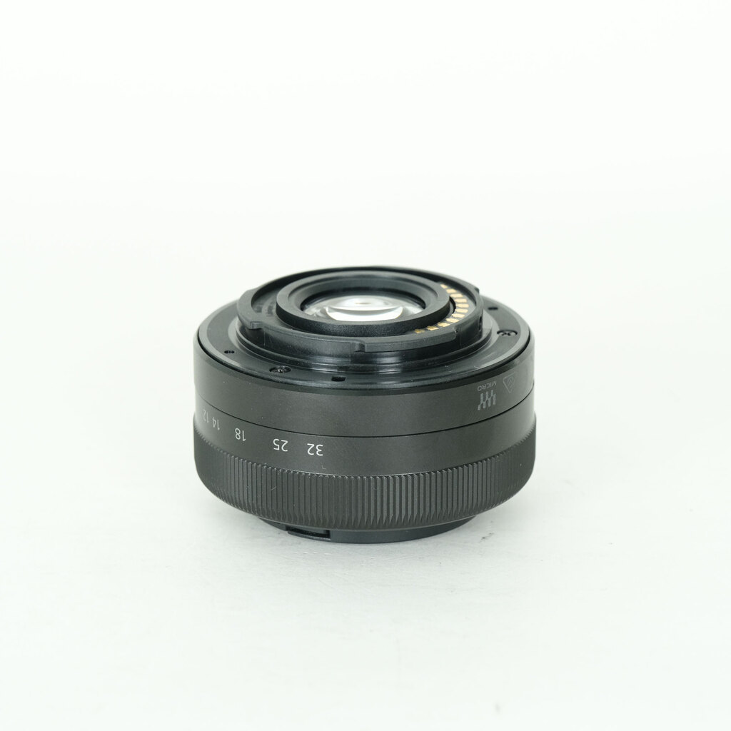 Panasonic LUMIX G VARIO 12-32mm / F3.5-5.6 ASPH. / MEGA O.I.S.の