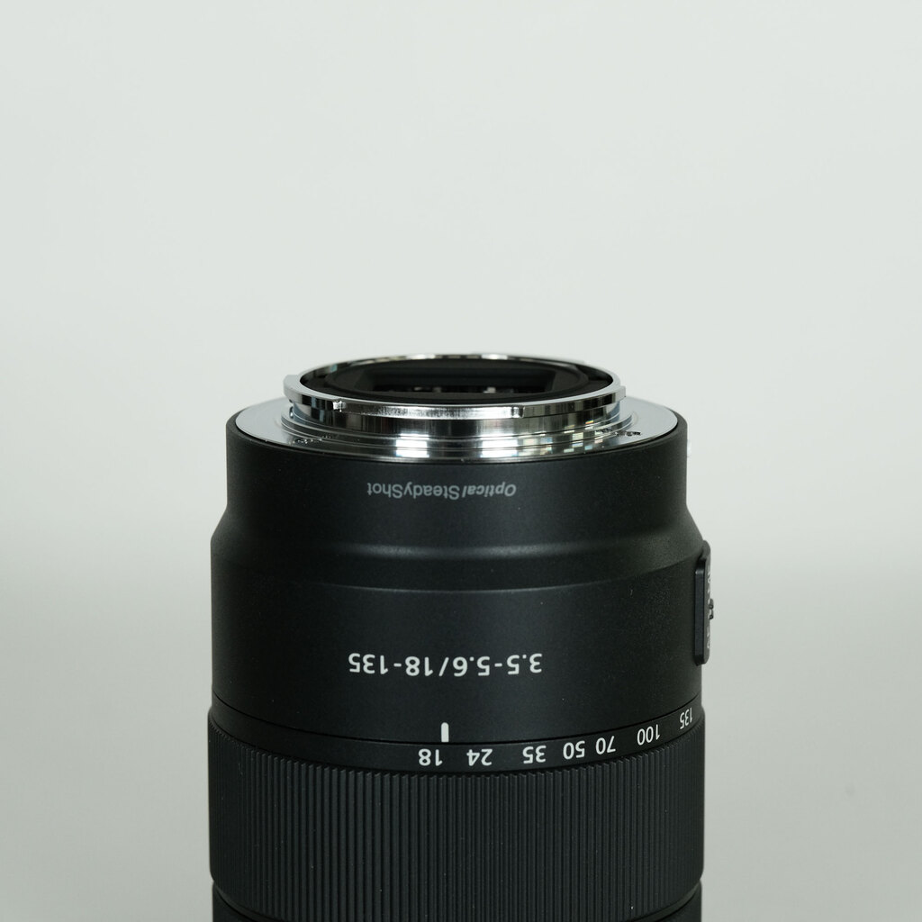 SONY E 18-135mm F3.5-5.6 OSS SEL18135