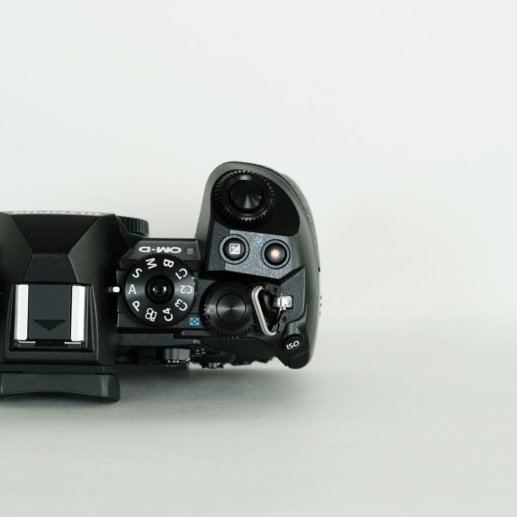 OLYMPUS OM-D E-M1 Mark III