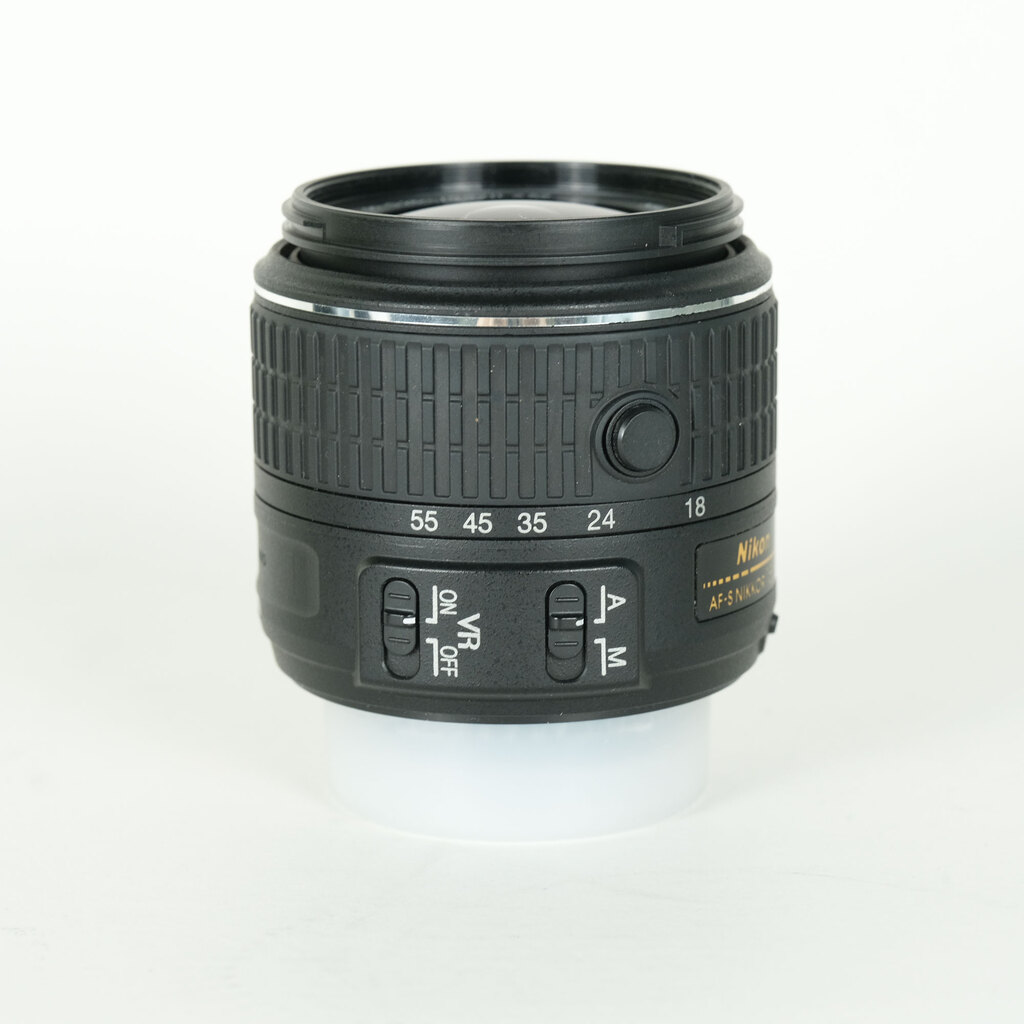 Nikon AF-S DX NIKKOR 18-55mm f3.5-5.6G VR II Nikon AF-S DX NIKKOR 18-55mm f3.5-5.6G VR II