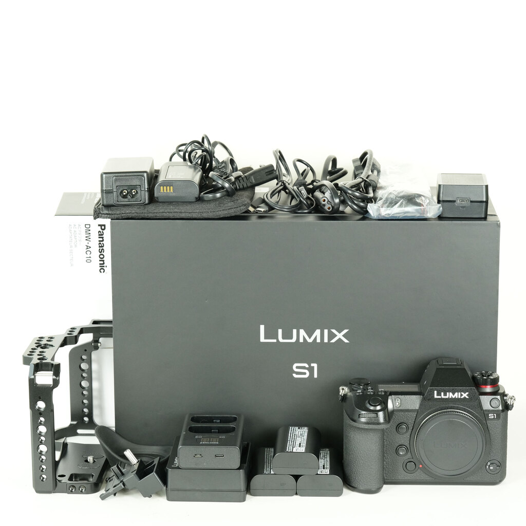Panasonic LUMIX DC-S1 Panasonic LUMIX DC-S1