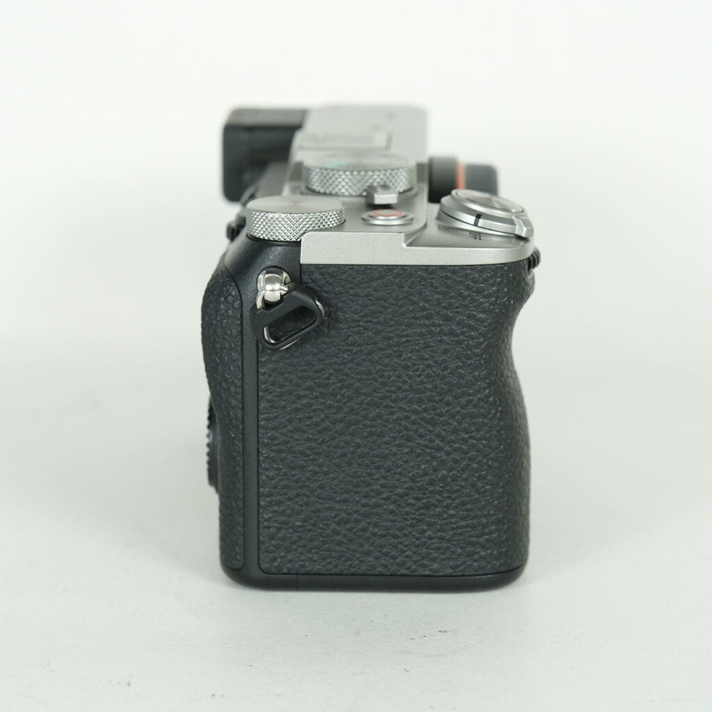 SONY α7C II（ILCE-7CM2）の出品 | ONE SCENE（ワンシーン）