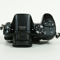 Panasonic LUMIX DMC-GH4
