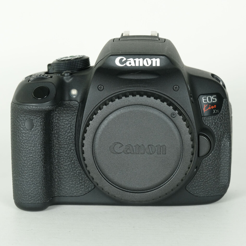 Canon EOS Kiss X7i