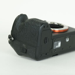 SONY α7 IV(ILCE-7M4) SONY α7 IV(ILCE-7M4)
