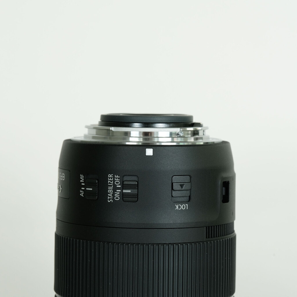 Canon EF-S18-135mm F3.5-5.6 IS USM