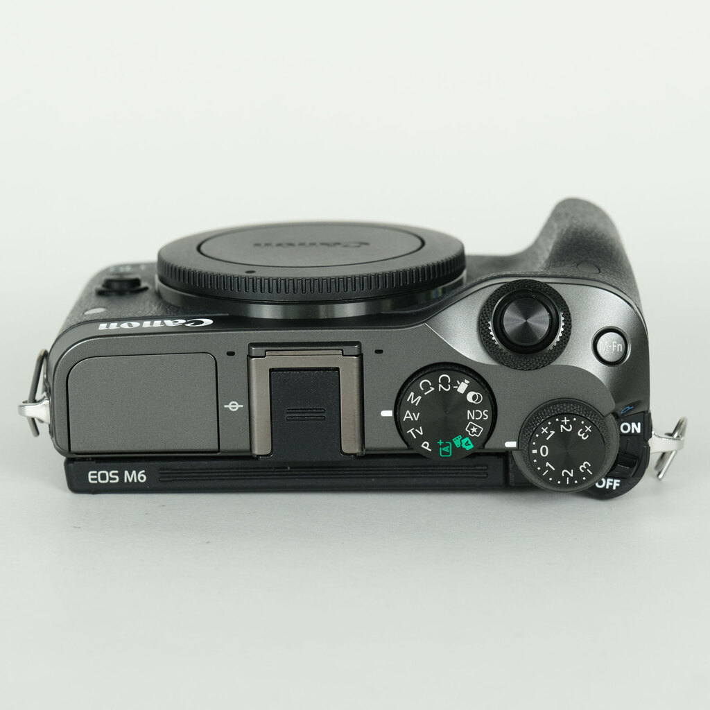 Canon EOS M6 Canon EOS M6