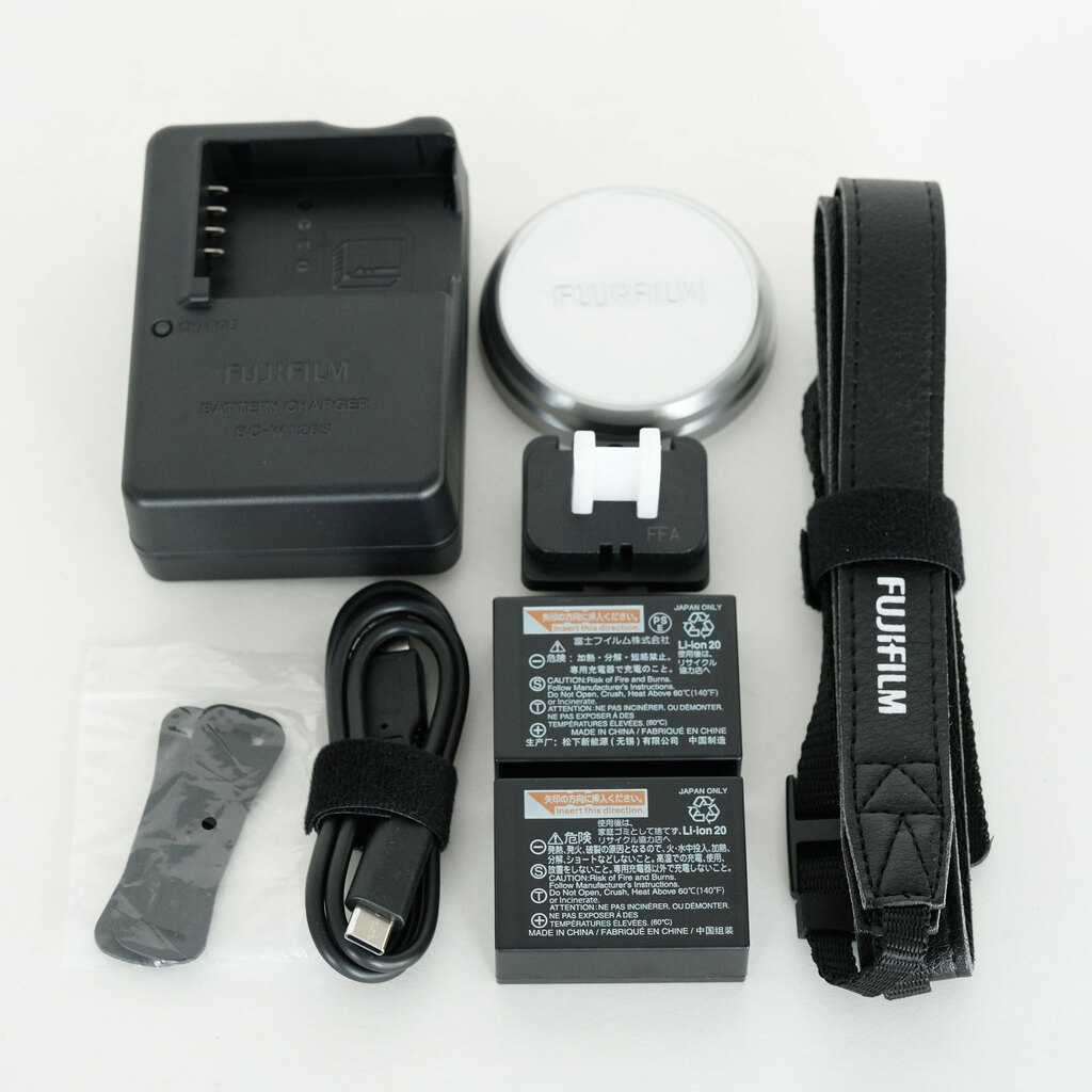 FUJIFILM X100V シルバー