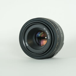 SONY DT 50mm F1.8 SAM SAL50F18の出品 | ONE SCENE（ワンシーン）