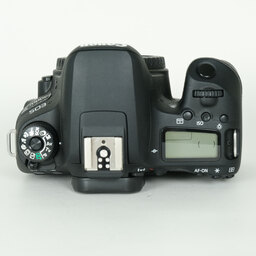 Canon EOS 9000D
