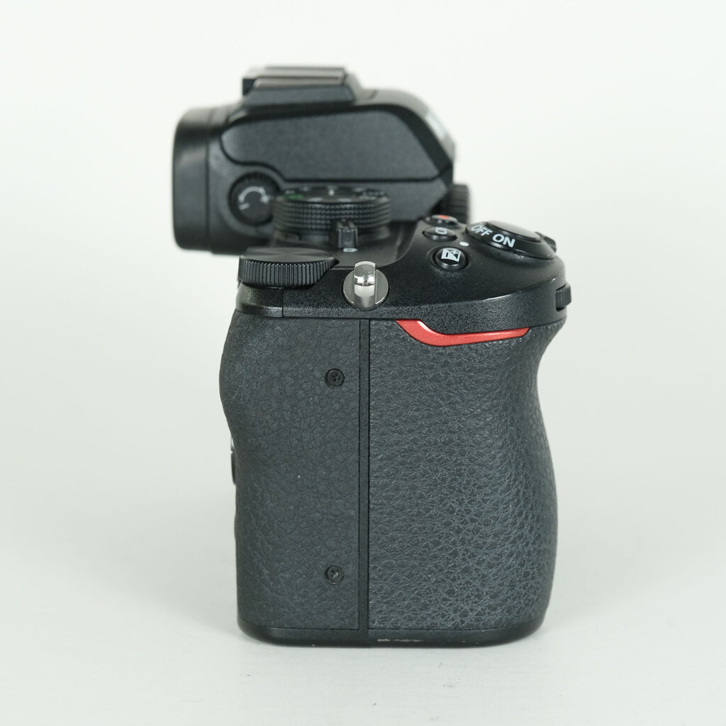 Nikon Z50 [�{�f�B]