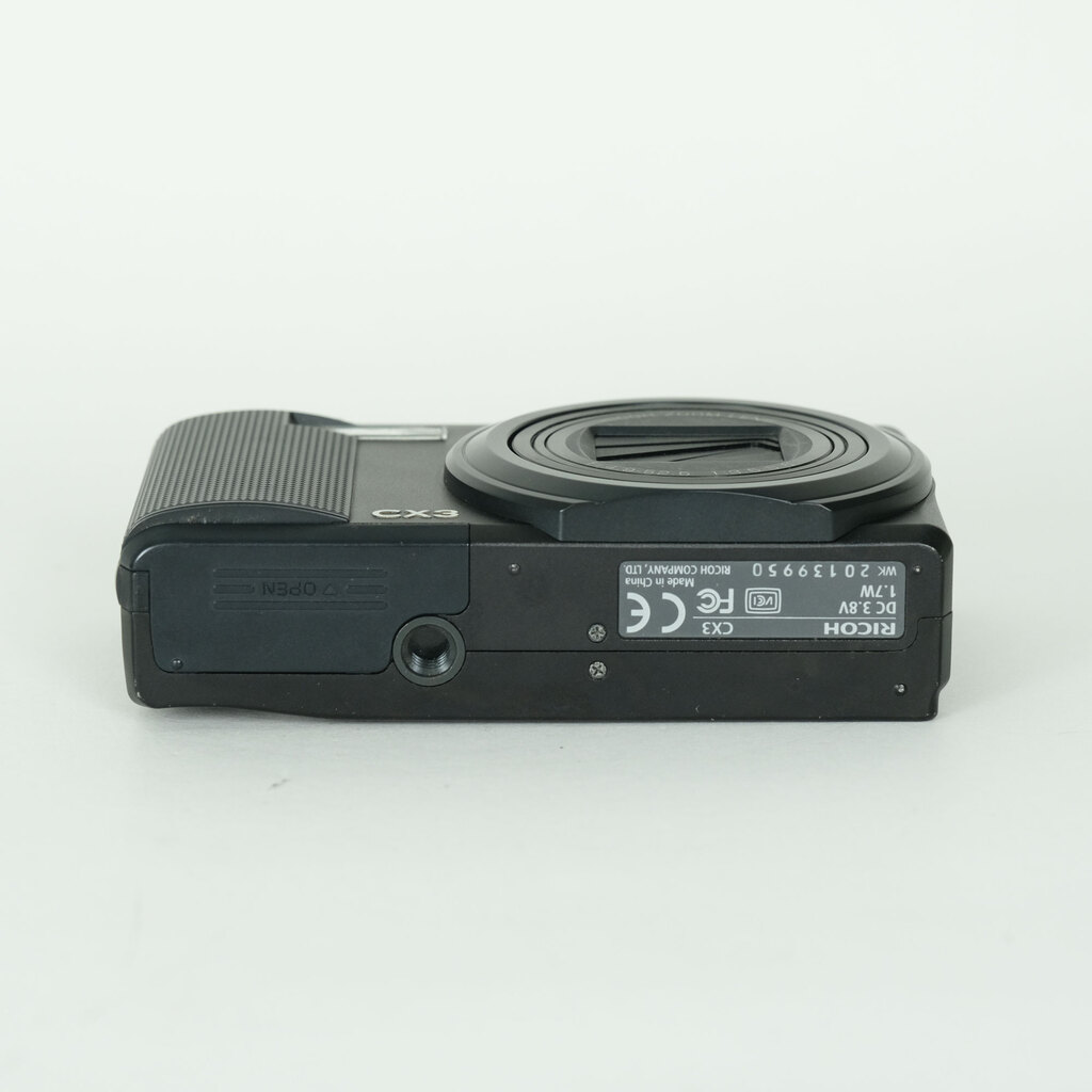 RICOH CX3 ブラックの出品 | ONE SCENE（ワンシーン）