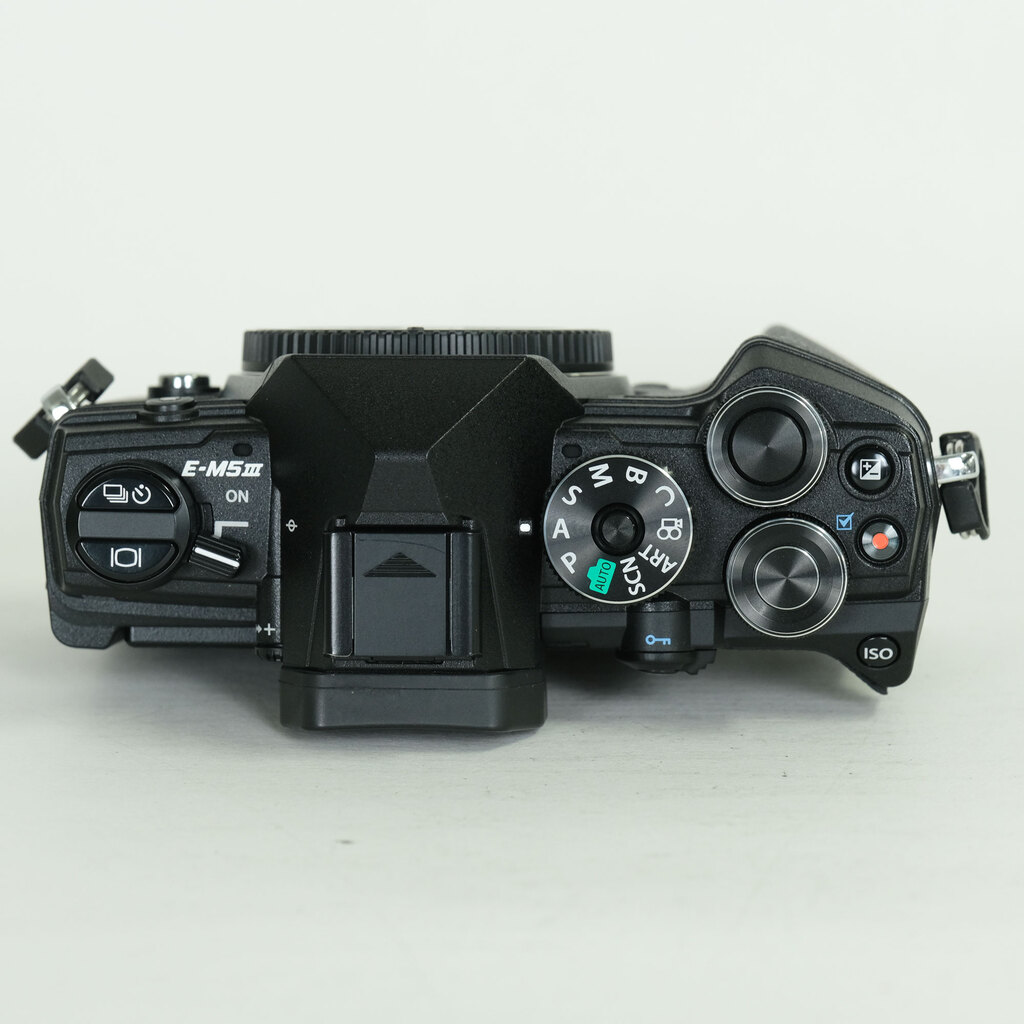 OLYMPUS OM-D E-M5 Mark III