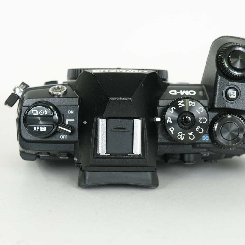 OLYMPUS OM-D E-M1 Mark III