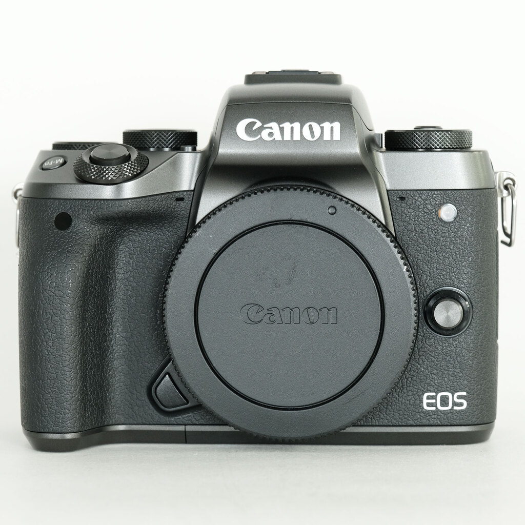 Canon EOS M5