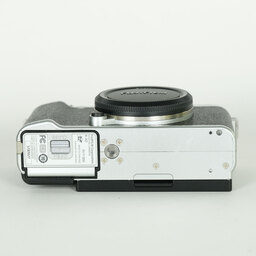 FUJIFILM X-A2 ボディ シルバー