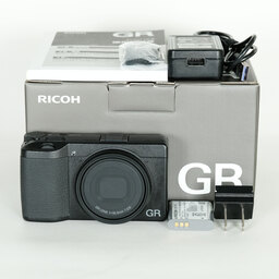 RICOH GR III