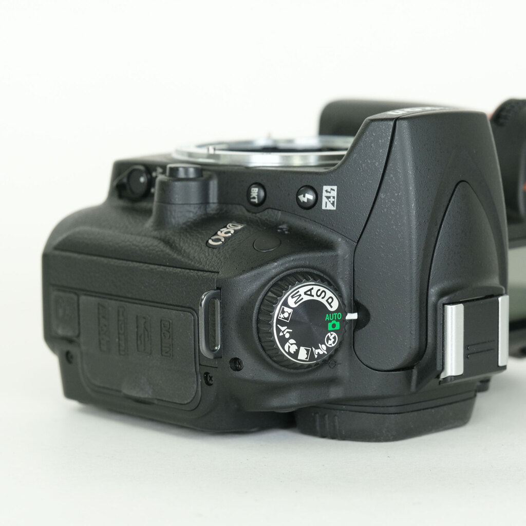 Nikon D90 ボディ