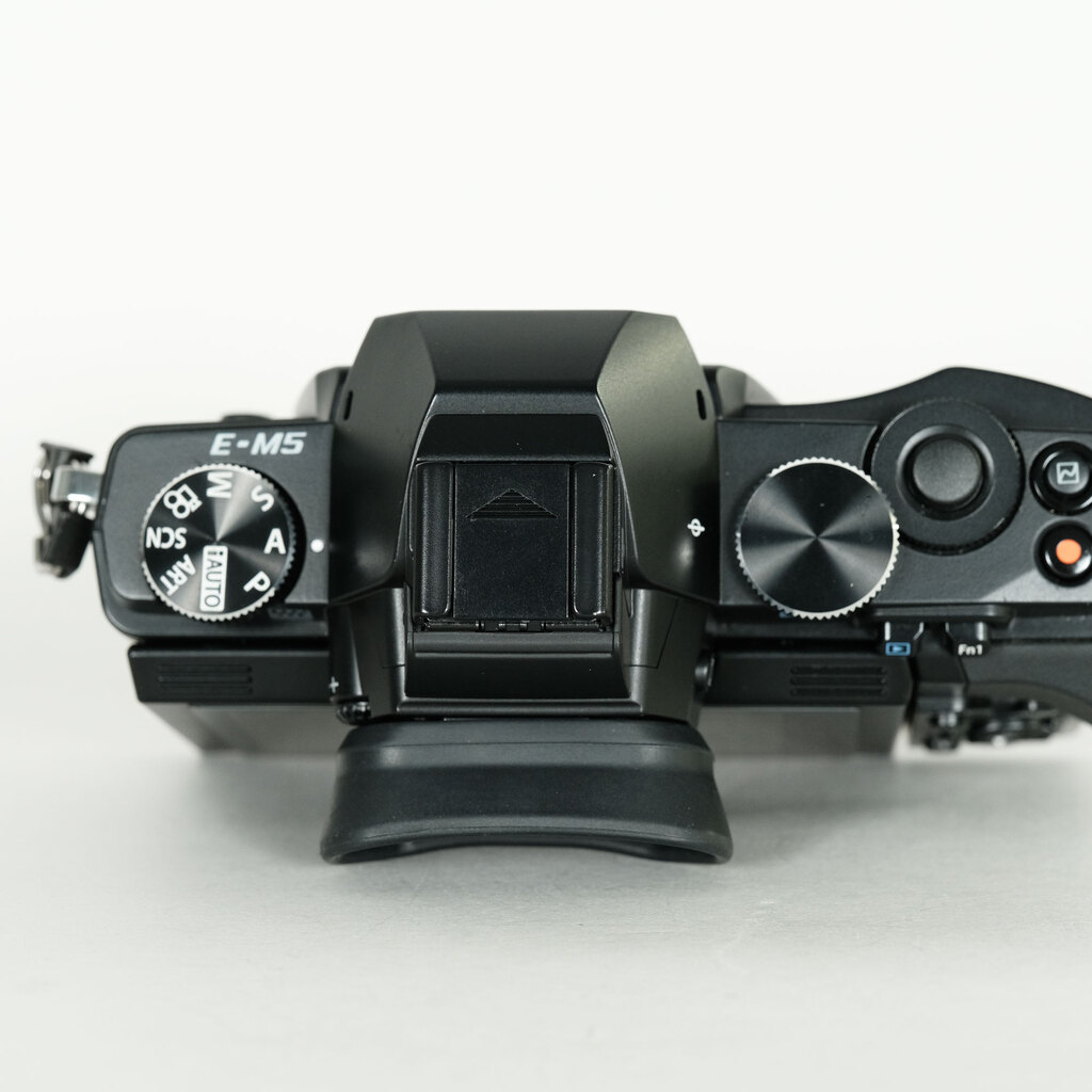 OLYMPUS OM-D E-M5 ボディ ブラック